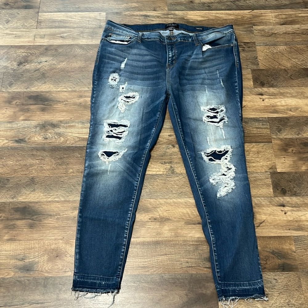 Judy Blue distressed skinny jeans. Size 3XL